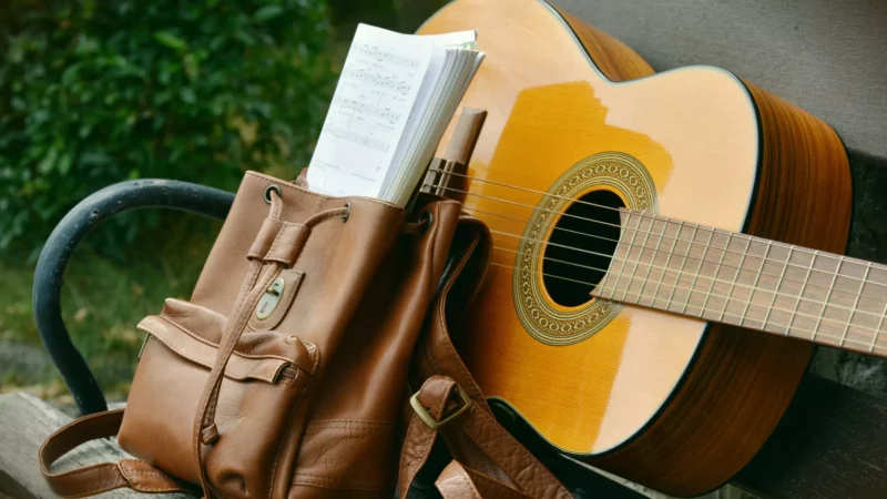 Como a música pode se tornar  uma aliada do ambiente de trabalho